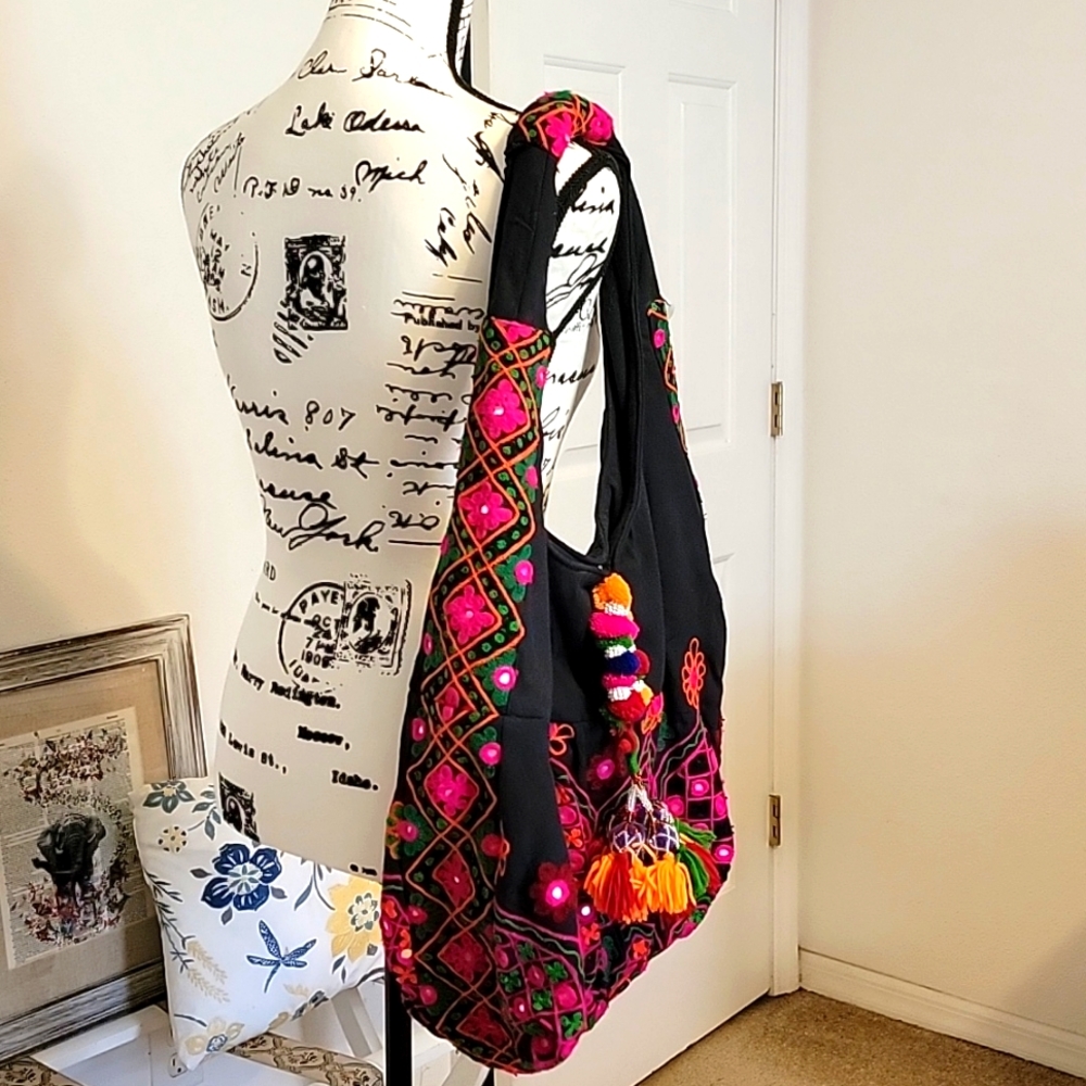 Expressions NYC Large Boho shoulder bag, Black and multicolored - Picture 3 of 6